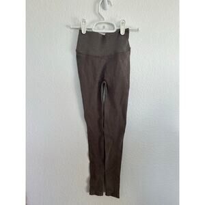 NUX Taupe Metallic V Back Athletic Leggings - XS